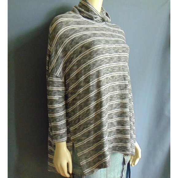 Postmark Anthropologie Over Sized Gray Striped Swing Turtleneck Knit Top Sm - Picture 2 of 5